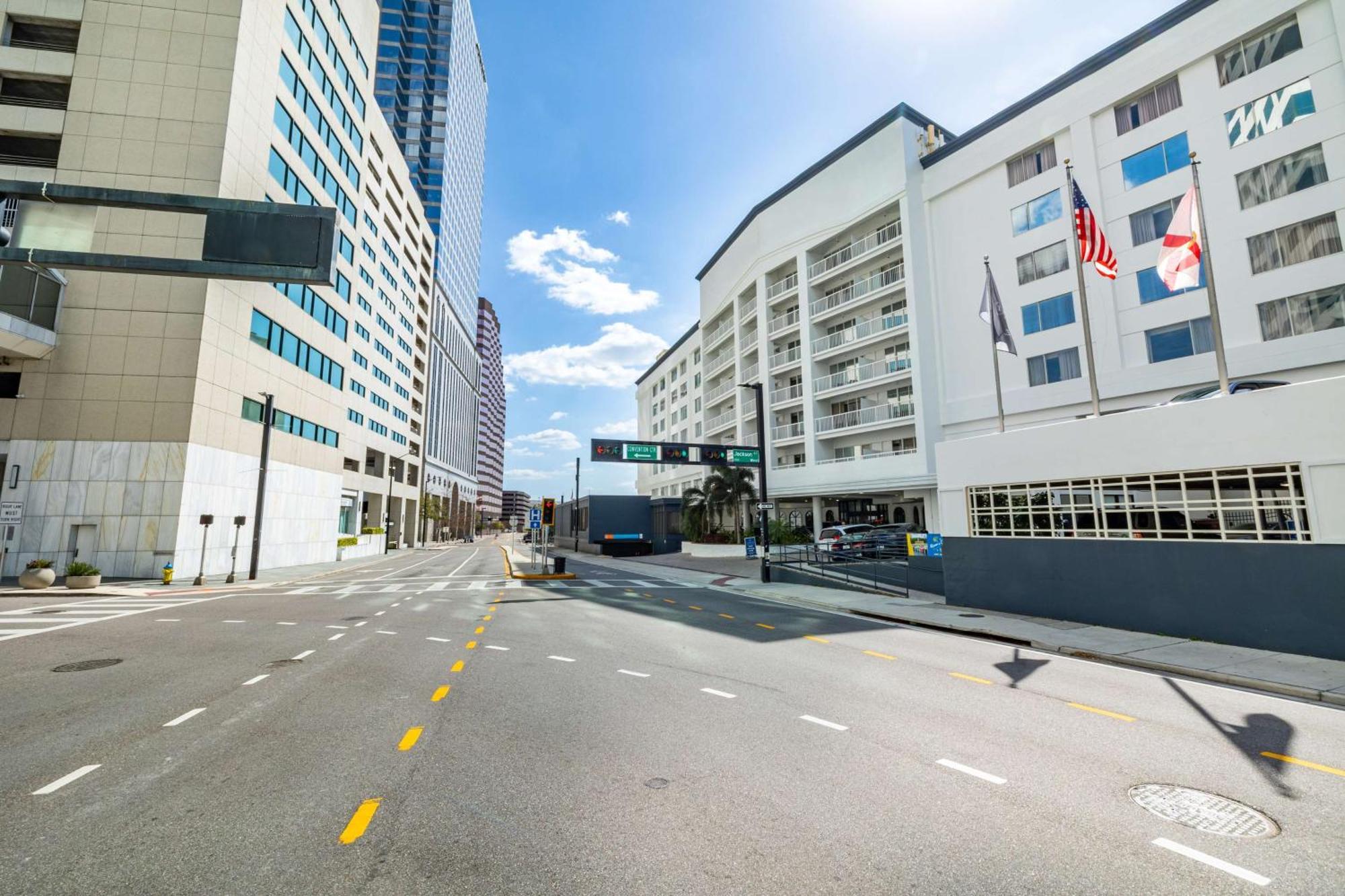 Hotel Tampa Riverwalk Exterior foto